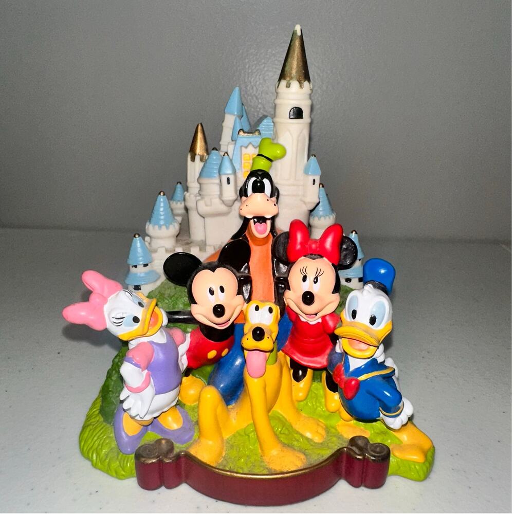 Walt Disney World Vintage Vinyl Plastic Coin Bank Cinderella Castle Mikey Minnie